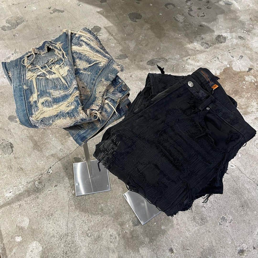 のインスタグラム：「. 《 UNDERCOVER 》  MODEL : 85denim ⁡ －－－－－－－－－－ー－－－－－－－－－－－－－－  商品の詳細につきましてはDM、又はお電話にてお問い合わせ下さい。 ⁡ DMやお電話からの郵送販売も可能です。 ⁡ ショッピングローンなど各種お支払い方法もご用意しておりますのでご相談下さい。 ⁡ International shipping is available. Please contact us though DM. ⁡ ⁡ 〈RINKAN SHIBUYA〉 TEL：03-5458-3050 LINE ID：@283swjhf」