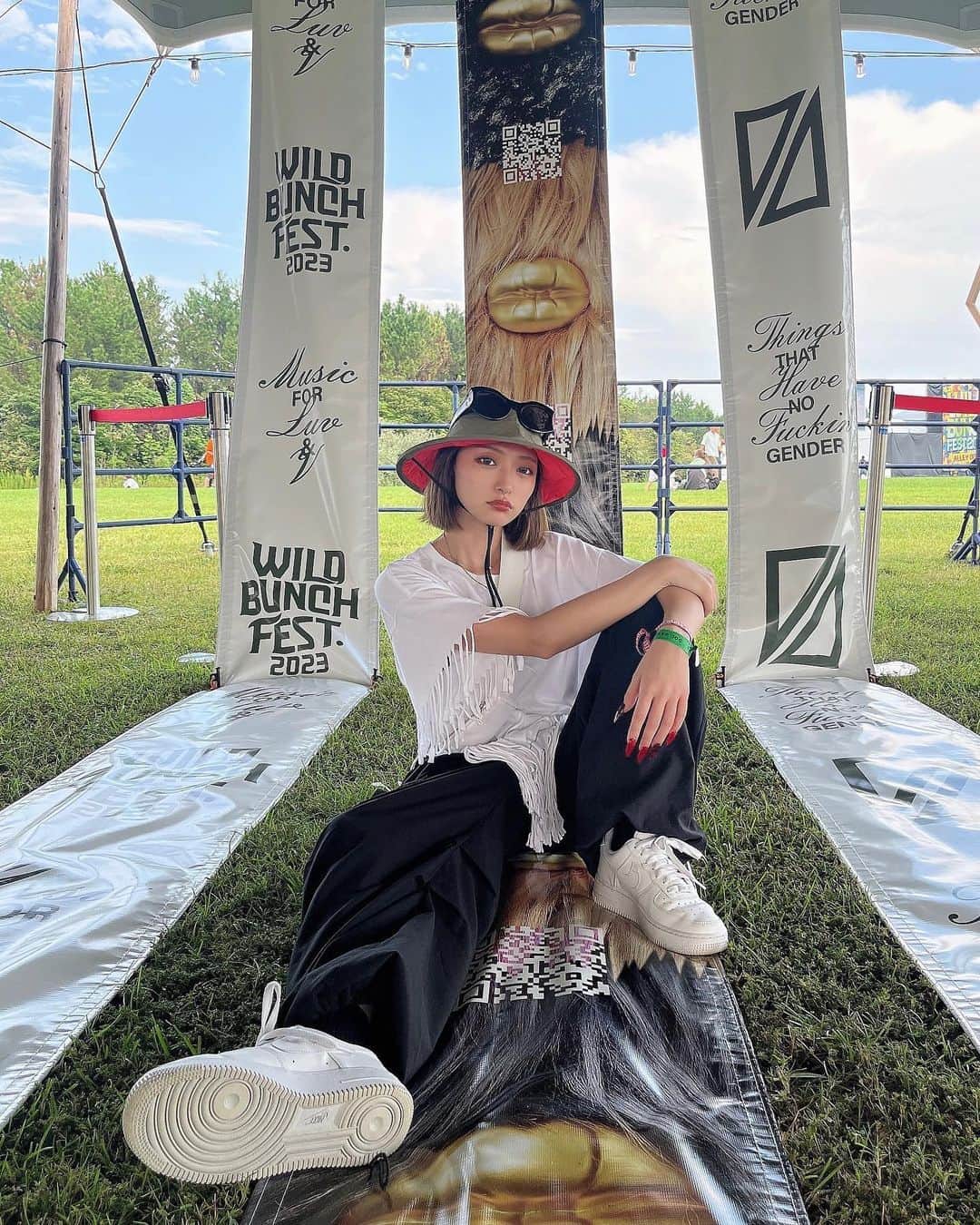 流川夕のインスタグラム：「ワイルドバンチ🎸🔥　 暑すぎてﾁﾇかと思った🥵ｹﾄﾞ まぢ楽しかった🥹❤️‍🔥  プレアパのブース アロハで可愛かった🌺  ほんまおもろかったw 地元のまぶちゃん'sありあと👩🏽👩🏻💛❤️」