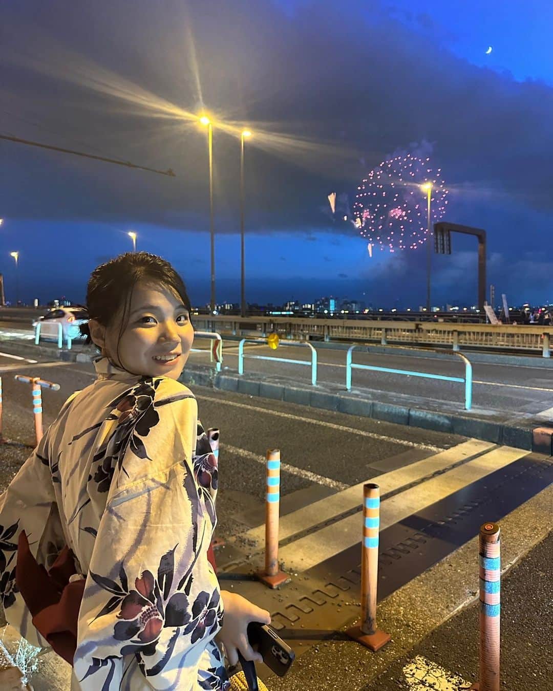 和田静里奈のインスタグラム：「1番大好きな夏が終わってしまったので載せます🤣  どの季節が1番好きですか？？」