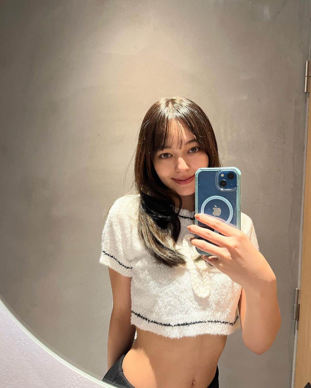 世良マリカのインスタグラム：「どこか行くたびに日焼けして帰ってくる🥹❤️  ケニアにも @paulandjoe_beaute 持っていった♡」