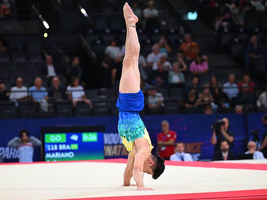 アルトゥール・オヤカワ・マリアノのインスタグラム：「Floor, vault and high bar final tomorrow!!! 🙌🏻🙏🏻🇧🇷 Com transmissão do sportv e CazéTv no youtube  Vamo q vamo!   Thanks for photos @slobodankadic always amazing ❤️  @cbginastica @ecpinheiros @timebrasil @cris_gym_coach @hdbatata」