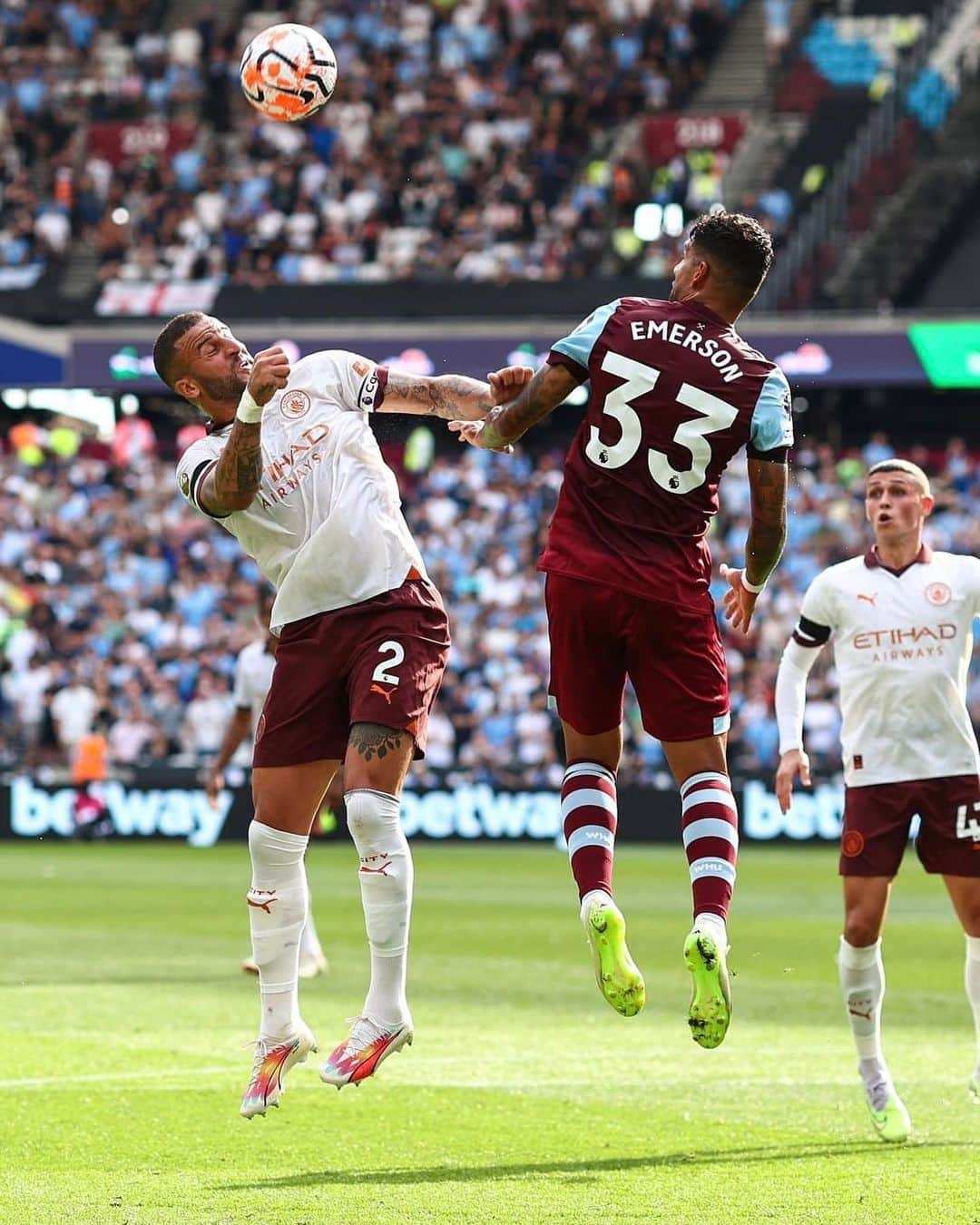 カイル・ウォーカーさんのインスタグラム写真 - (カイル・ウォーカーInstagram)「Buzzing to get the win today after the international break. 🔥」9月17日 5時20分 - kylewalker2