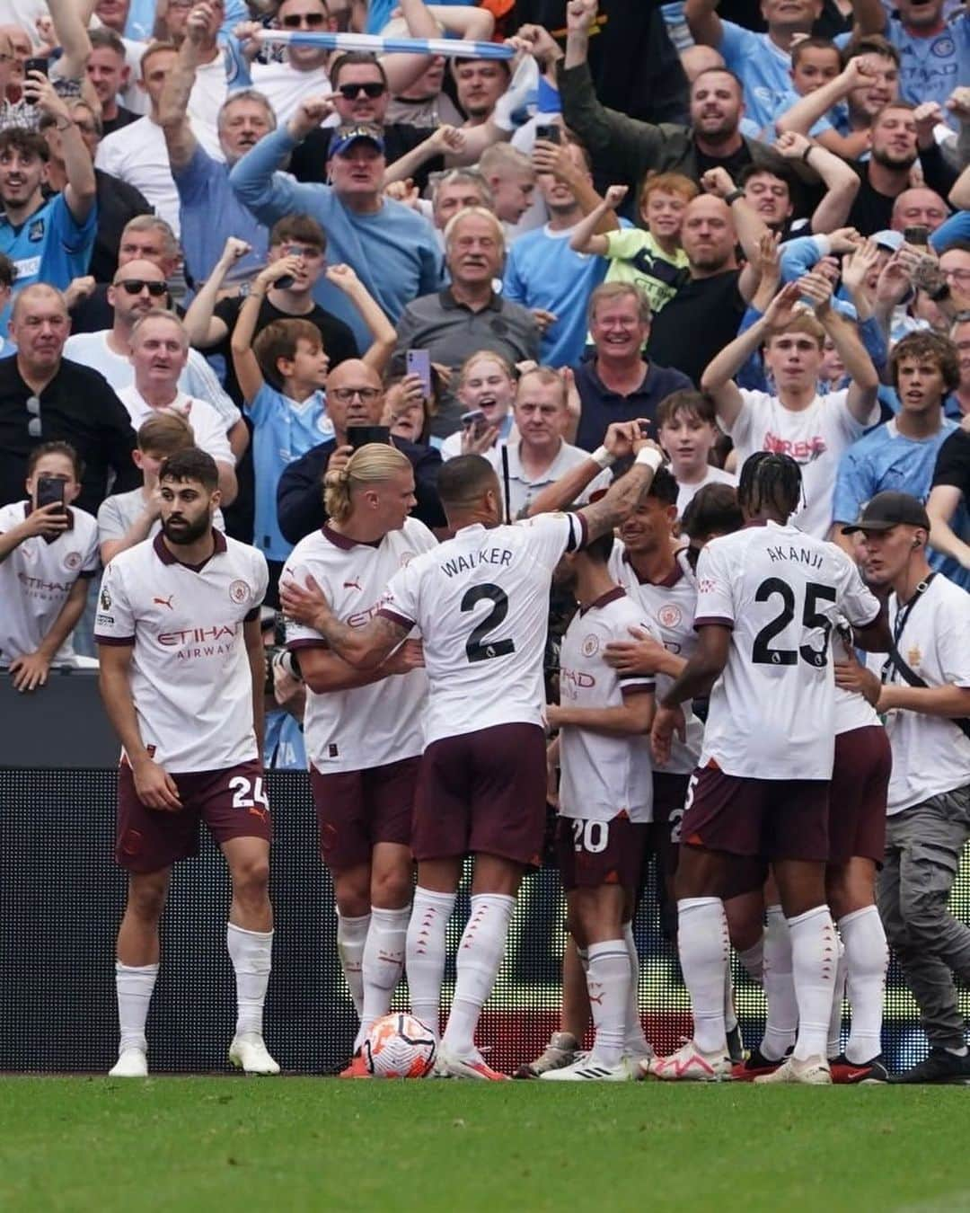 カイル・ウォーカーさんのインスタグラム写真 - (カイル・ウォーカーInstagram)「Buzzing to get the win today after the international break. 🔥」9月17日 5時20分 - kylewalker2