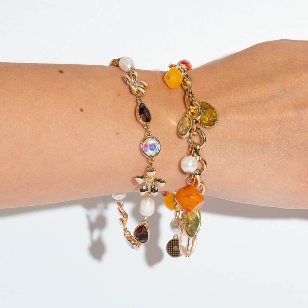 のインスタグラム：「Charm bracelets are always on trend, and these styles are simply stunning! Discover your newest obsession! ✨」