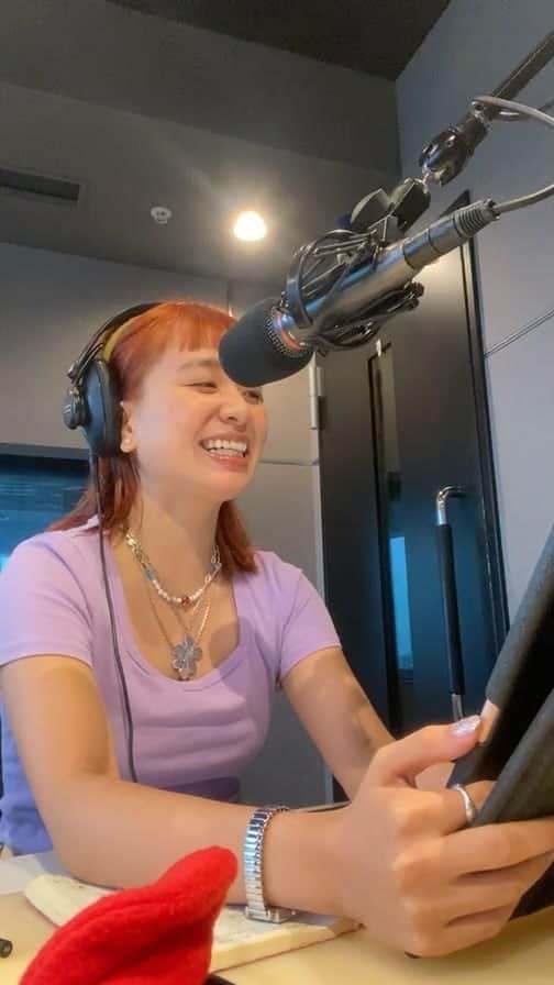 もものインスタグラム：「さてさて日曜日ー！！！！ 今日はラジオのあと朗読劇千秋楽！ 張り切っていくぞー！うおー！  みんなはどんな日曜日の予定？」