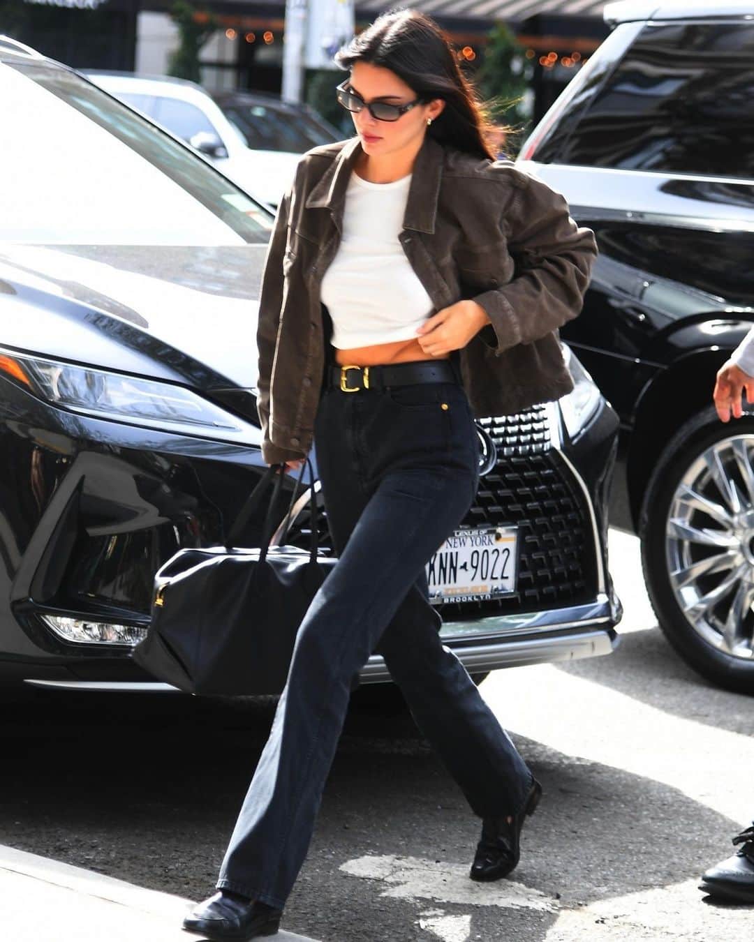 Just Jaredさんのインスタグラム写真 - (Just JaredInstagram)「Kendall Jenner is meeting up with a friend for lunch in NYC. #KendallJenner Photos: Backgrid」9月17日 6時44分 - justjared