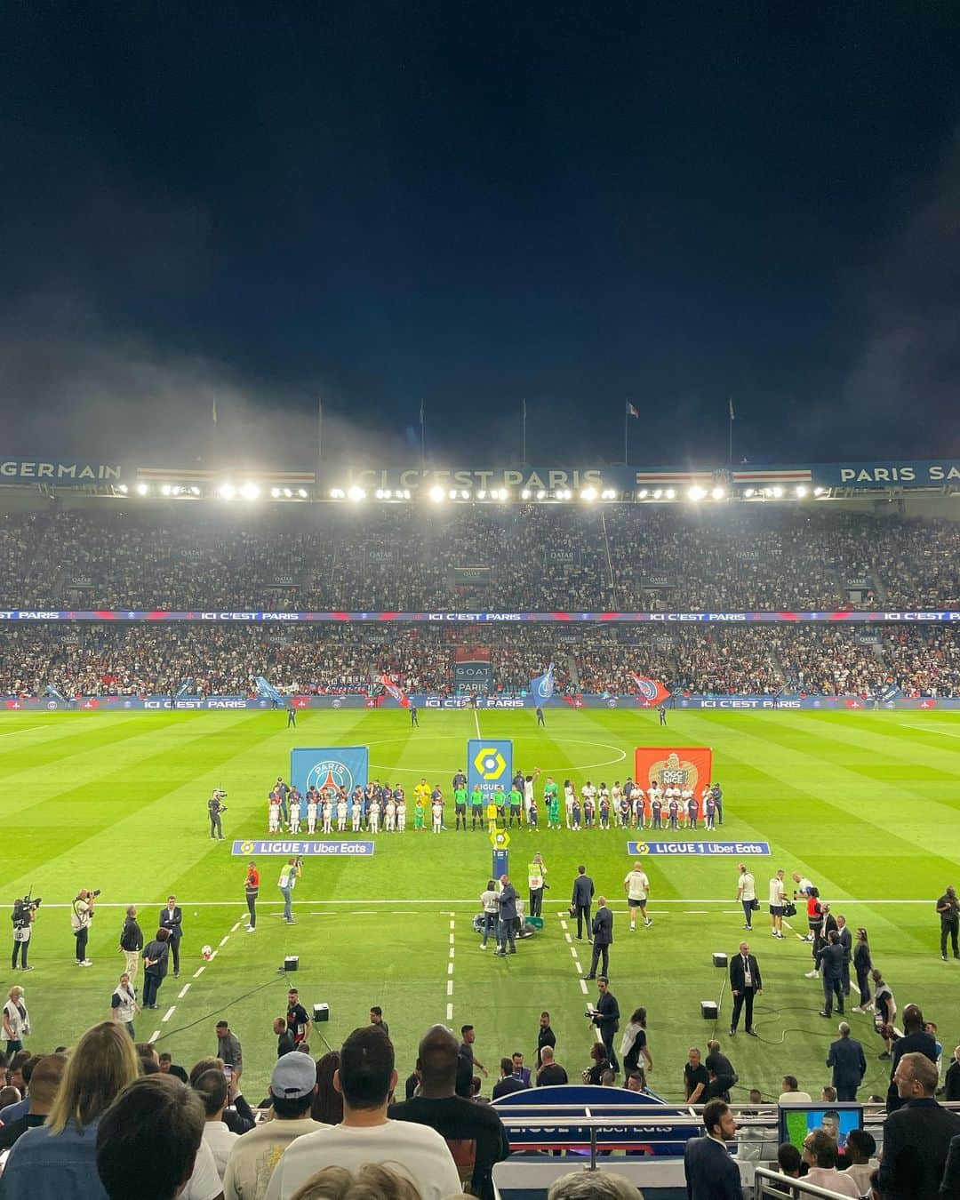 マチルド・グロさんのインスタグラム写真 - (マチルド・グロInstagram)「Merci @psg pour l’invitation ! Une ambiance de folie ! 🤩 Toujours bien accompagnée avec ma montre de chez @tissot_official 🫶🏻 • • #carrepresidentiel #unbelievable #greatmoments #specialtimes #football」9月17日 6時53分 - gros_mathilde