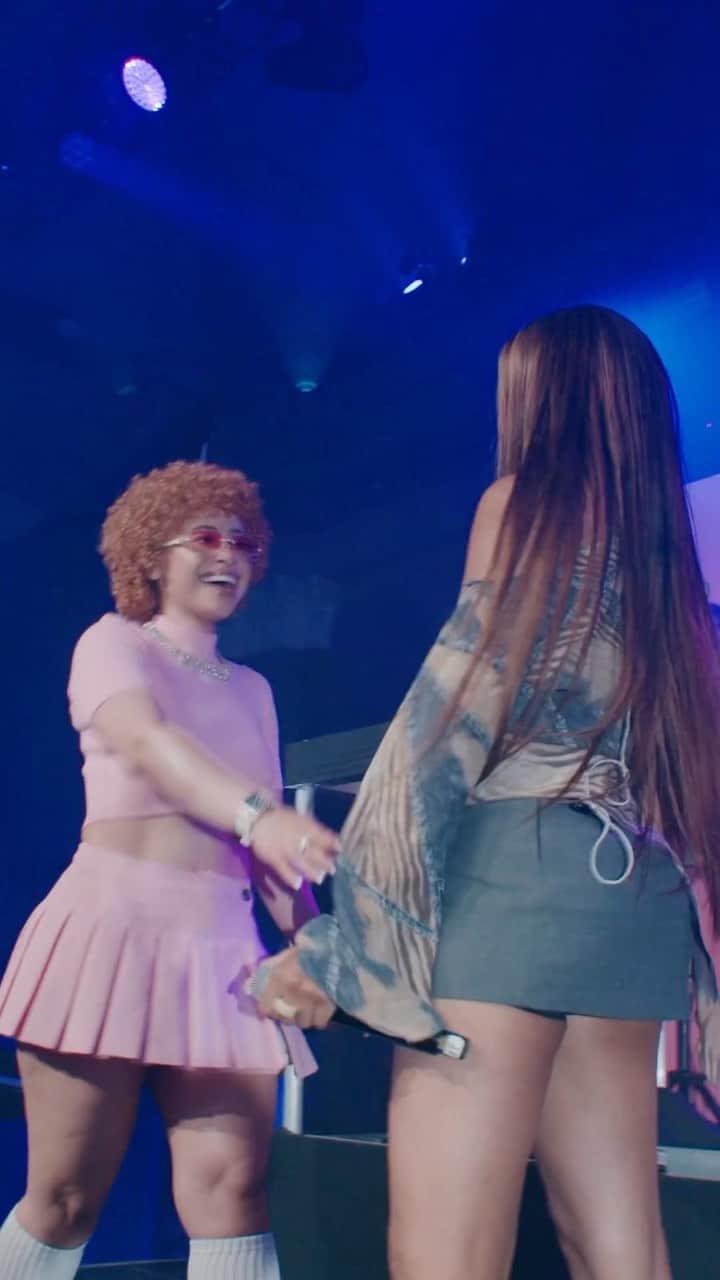 のインスタグラム：「Sound just got real. We celebrated the launch of our new QuietComfort Ultra Headphones and QuietComfort Ultra Earbuds with a party in NYC featuring performances from @icespice , @pinkpantheress , @jamie___xx, and @bludetiger. Available now for pre-order at the link in bio. #SoundIsPower」