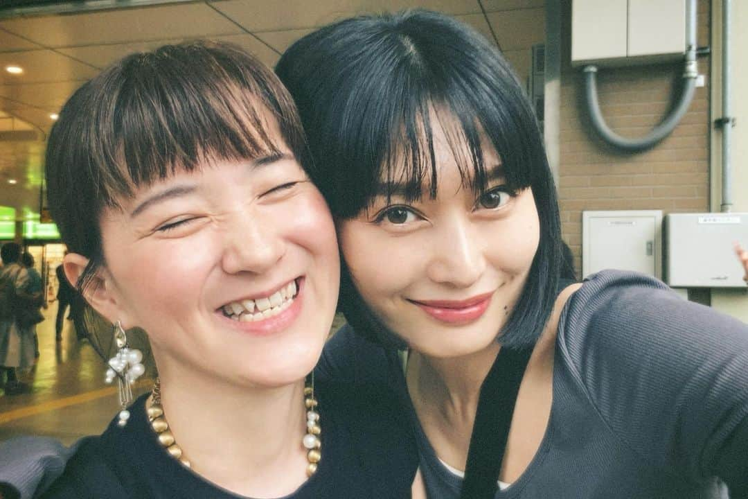 佐藤乃莉さんのインスタグラム写真 - (佐藤乃莉Instagram)「笑う門には福きたる🍀  #爆笑#smile #笑顔#幸#friend」9月17日 8時09分 - nori_sato_