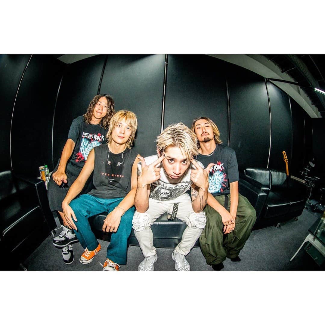 Ryota さんのインスタグラム写真 - (Ryota Instagram)「Thank you Taipei! I had a great time with you guys!! Finally we came back here, I’ve been waiting for this day for so long!☺️ I’m so excited to play the show today too!! See you soon!🤘  Photo by @ruihashimoto 📷」9月17日 9時10分 - ryota_0809