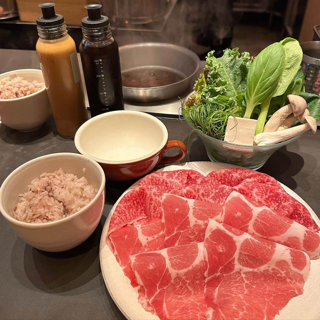 葵音琴さんのインスタグラム写真 - (葵音琴Instagram)「休み明けご飯沢山食べた トラジの冷麺に会いたかったっ...」9月17日 9時46分 - tsukiato_neko