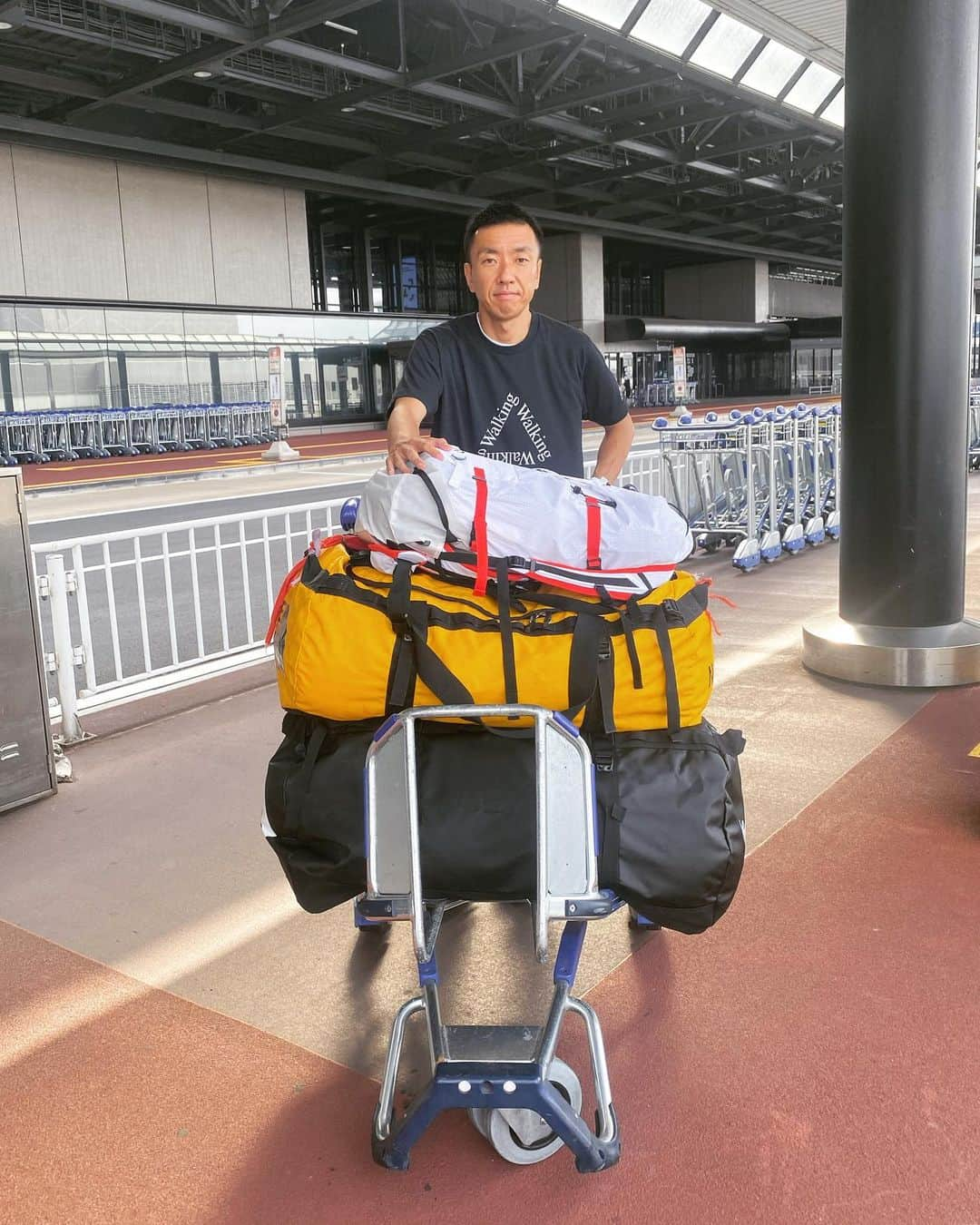 石川直樹のインスタグラム：「For Himalayas① Going to Nepal ✈️ 秋の遠征スタート！これが最後の8000m峰になる！はず…。」