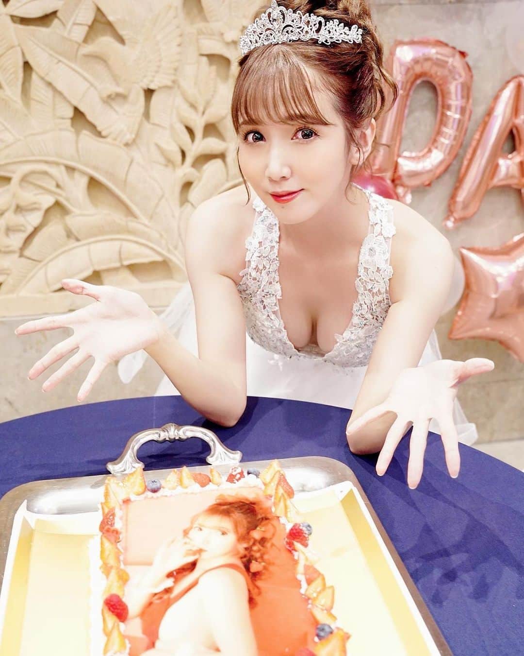 友田彩也香のインスタグラム：「🌹2023.09.16🌹 ⁡ ✨🎂バースデーオフ会🎂✨ 参加して下さった皆様本当にありがとうございました🥺 ⁡  第一部は浴衣ポートレート撮影会 第二部はバースデーパーティ 楽しんで貰えたかなー？🤔💭 ⁡  暑いし、バタバタ進行でも文句一つ言わない優しい友サポの皆が大好き🥺❤️ ⁡ 今年も最高の1日にしてくれてありがとう👸🎂」
