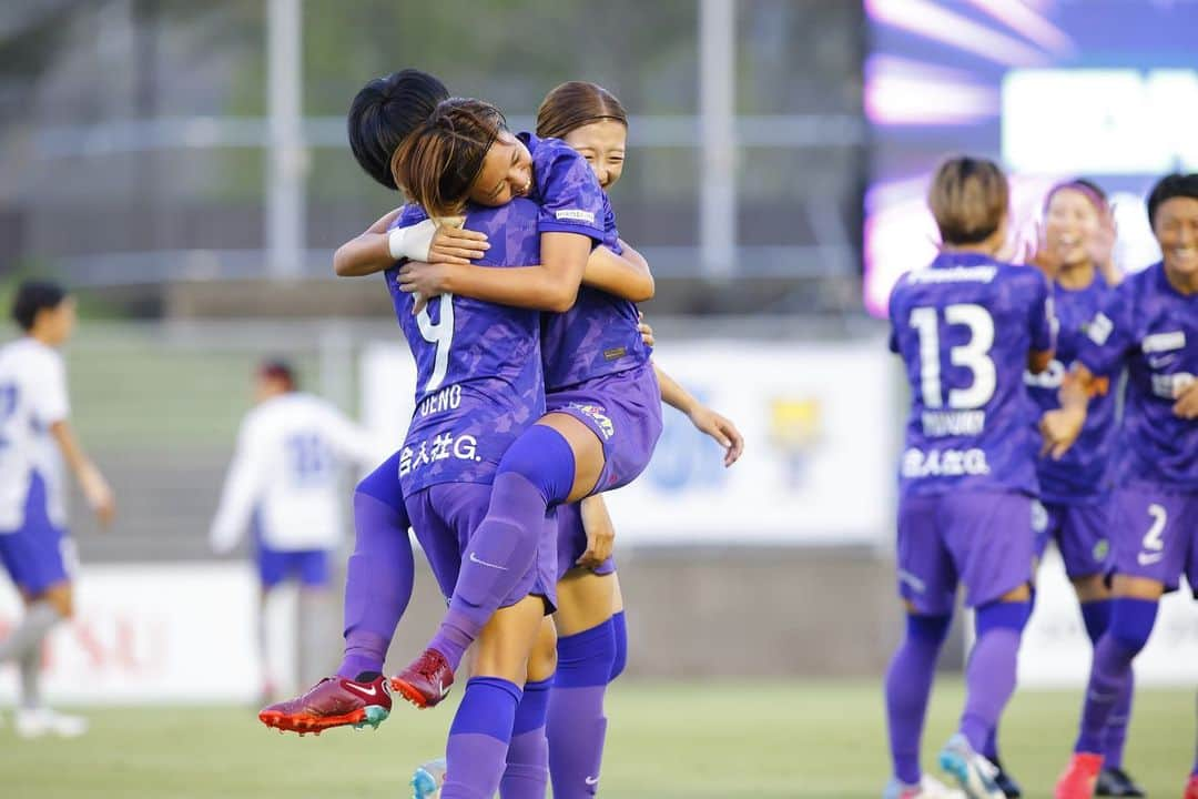 近賀ゆかりのインスタグラム：「2023/24 WEリーグカップ 🆚 @urawaredsladies  🏟️ 浦和駒場スタジアム  1 5 : 0 0 KICKOFF   #共闘」