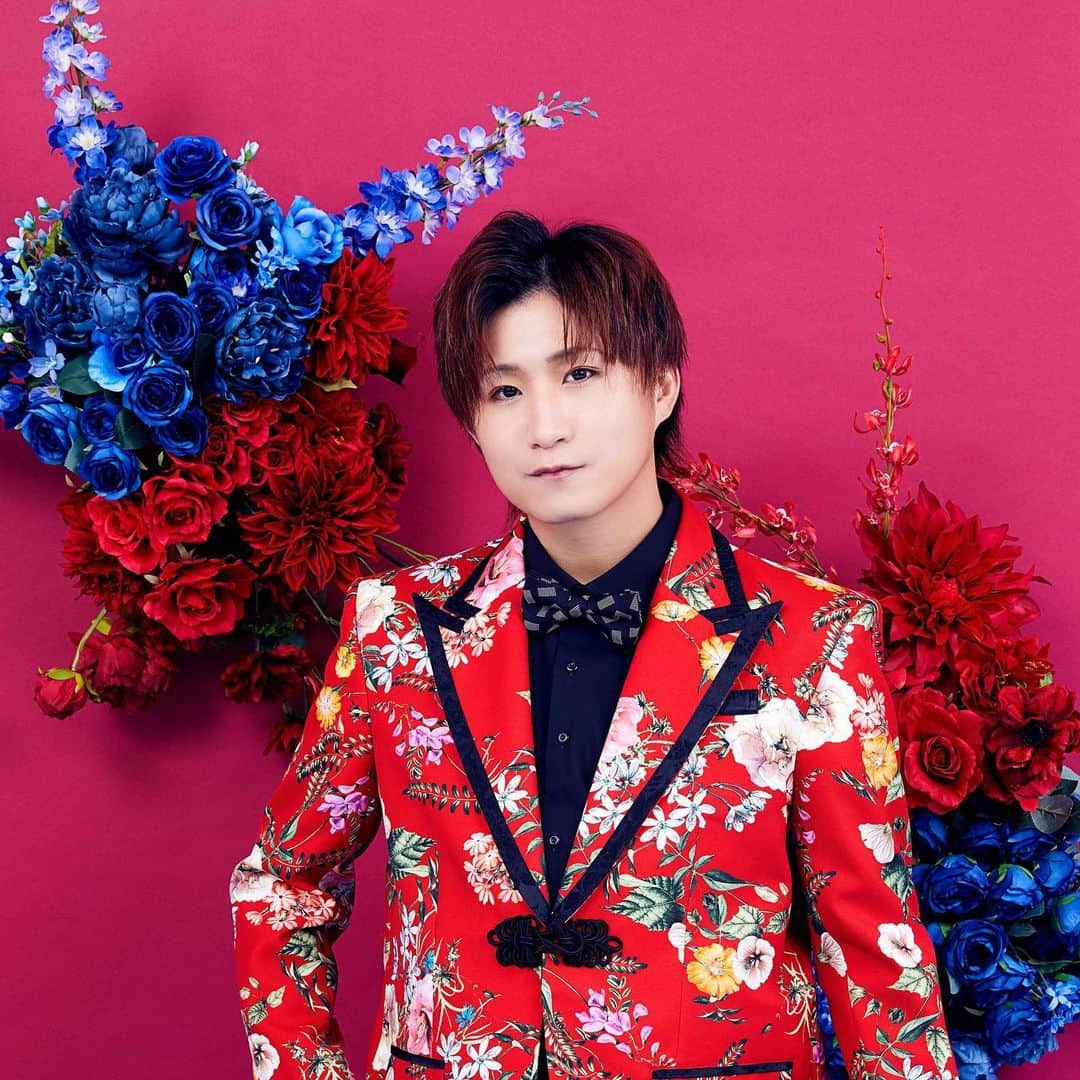 CUBERSのインスタグラム：「.  10/25(水) Release💿✨ プレラストシングル「つまり、ぞっこんLOVE」💐💘 #綾介 のソロアーティスト写真を公開！！  #CUBERS」