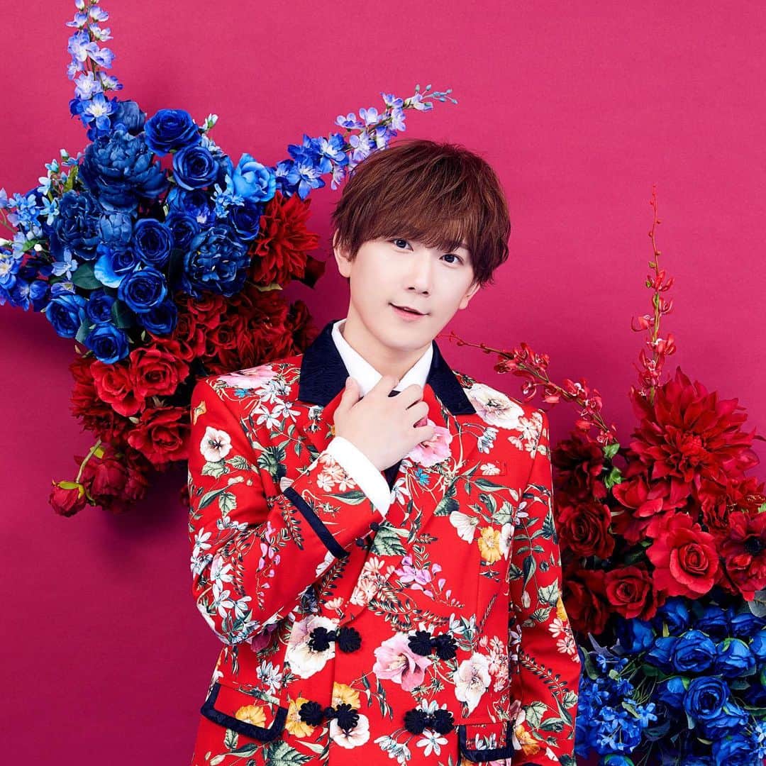 CUBERSのインスタグラム：「.  10/25(水) Release💿✨ プレラストシングル「つまり、ぞっこんLOVE」💐💘 #春斗 のソロアーティスト写真を公開！！  #CUBERS」