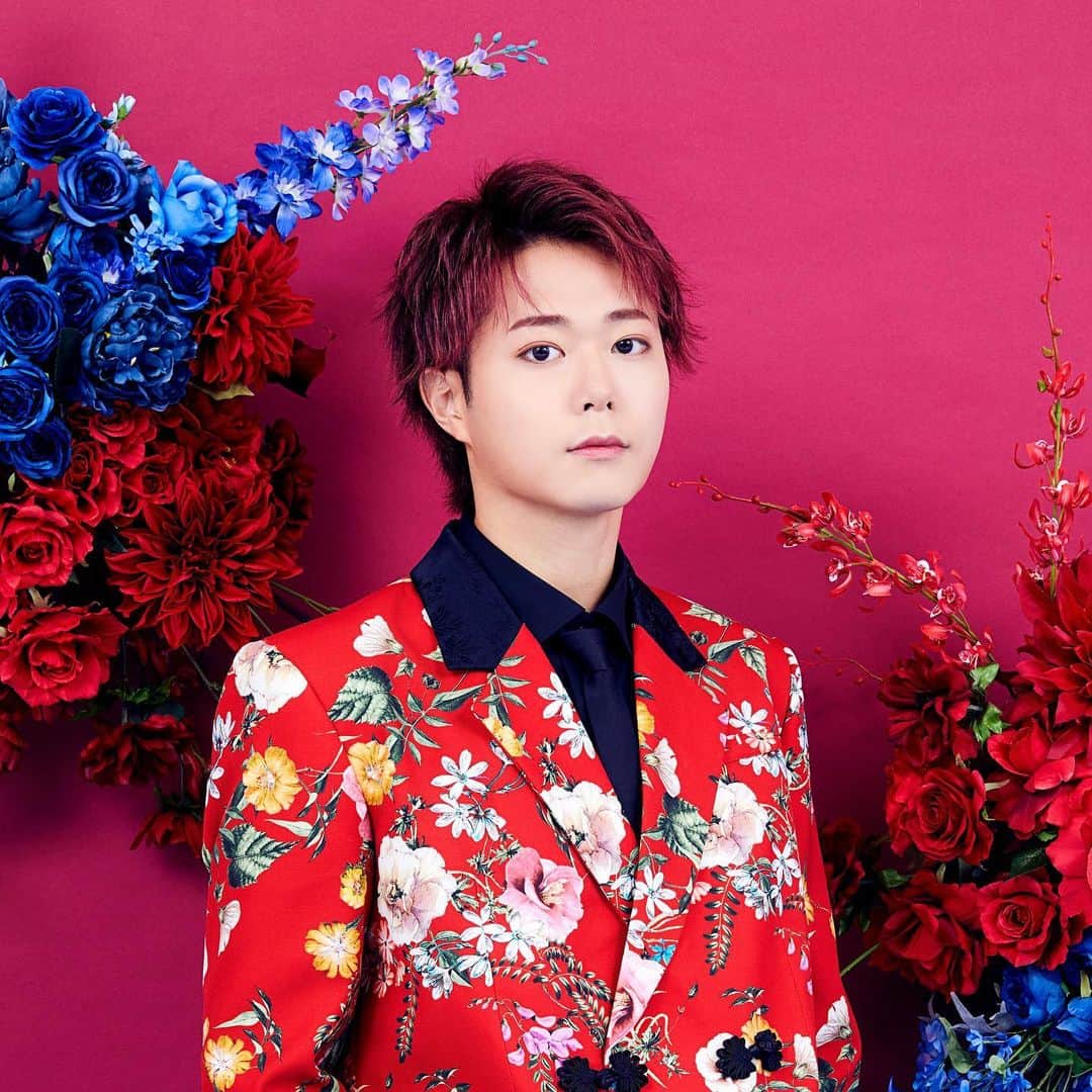 CUBERSのインスタグラム：「.  10/25(水) Release💿✨ プレラストシングル「つまり、ぞっこんLOVE」💐💘 #優 のソロアーティスト写真を公開！！  #CUBERS」