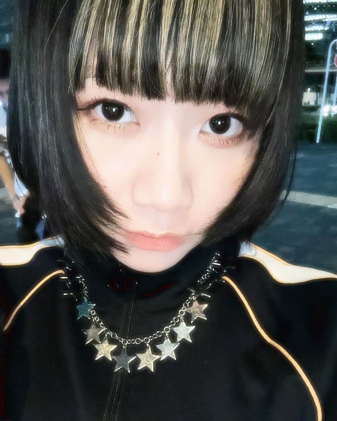 KARIN のインスタグラム：「この髪型ともさらばだ( ^_^)/~~~」