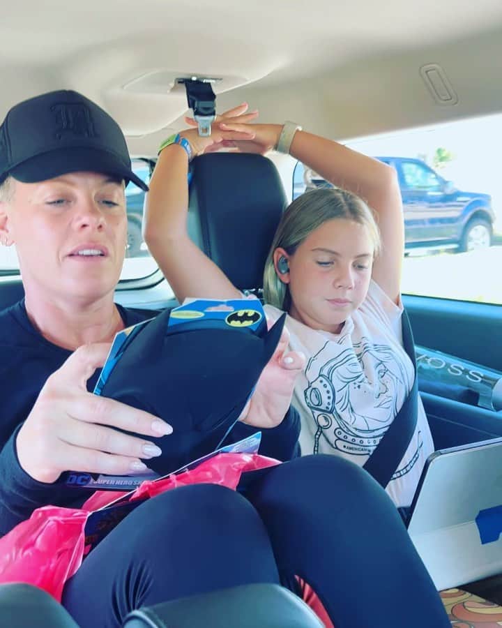 P!nk（ピンク）のインスタグラム：「Hershey Park for the win. RVs for days- rollercoasters and arcades….. I haven’t been in these woods since I was four! Philly hometown I’m coming in hot!」