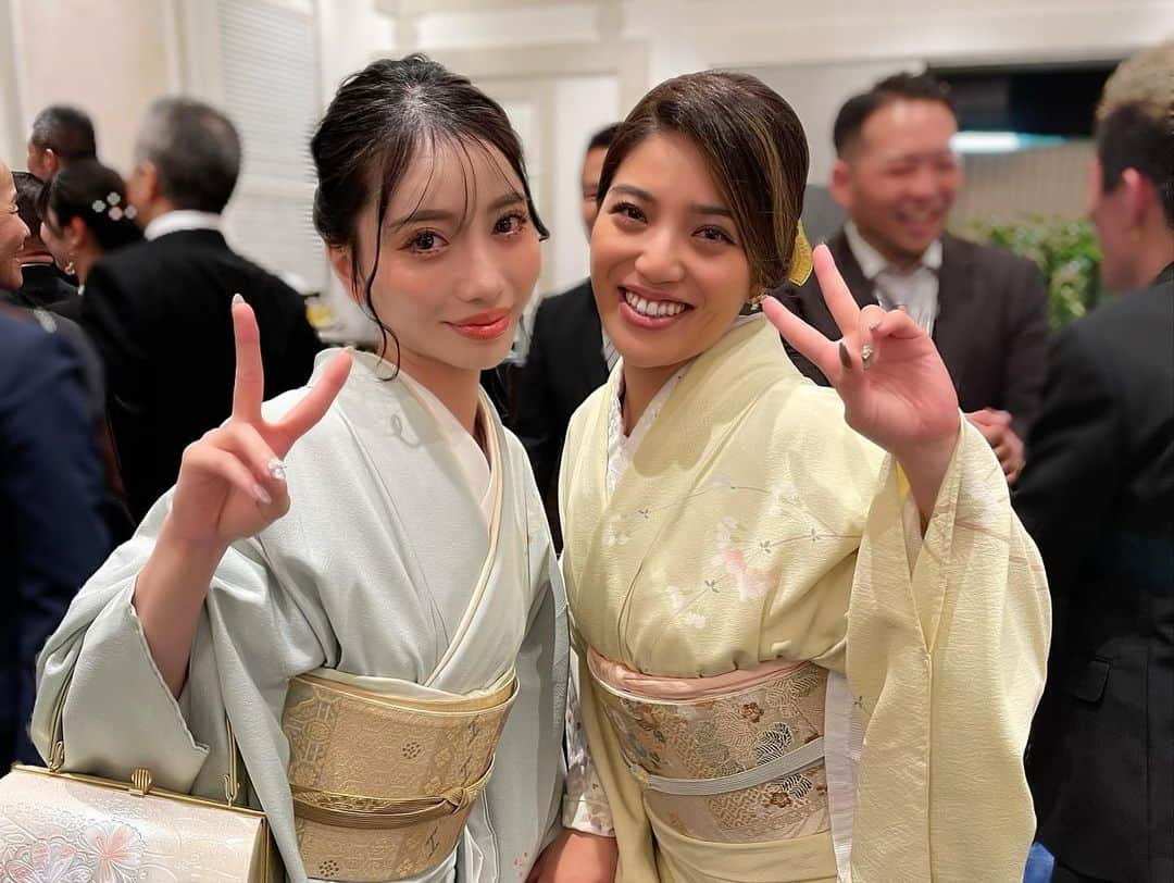 りえさんのインスタグラム写真 - (りえInstagram)「本当素敵だった🩵 中学からのお友達の結婚式👰🏼‍♀️  日枝神社で神前式でオータニで披露宴⛩️ 全部が素敵だった、本当おめでとう🤍  #結婚式#結婚式お呼ばれ#ホテルニューオータニ#日枝神社#日枝神社挙式#着物#着物ヘア#和装結婚式」9月17日 12時26分 - ririri060800