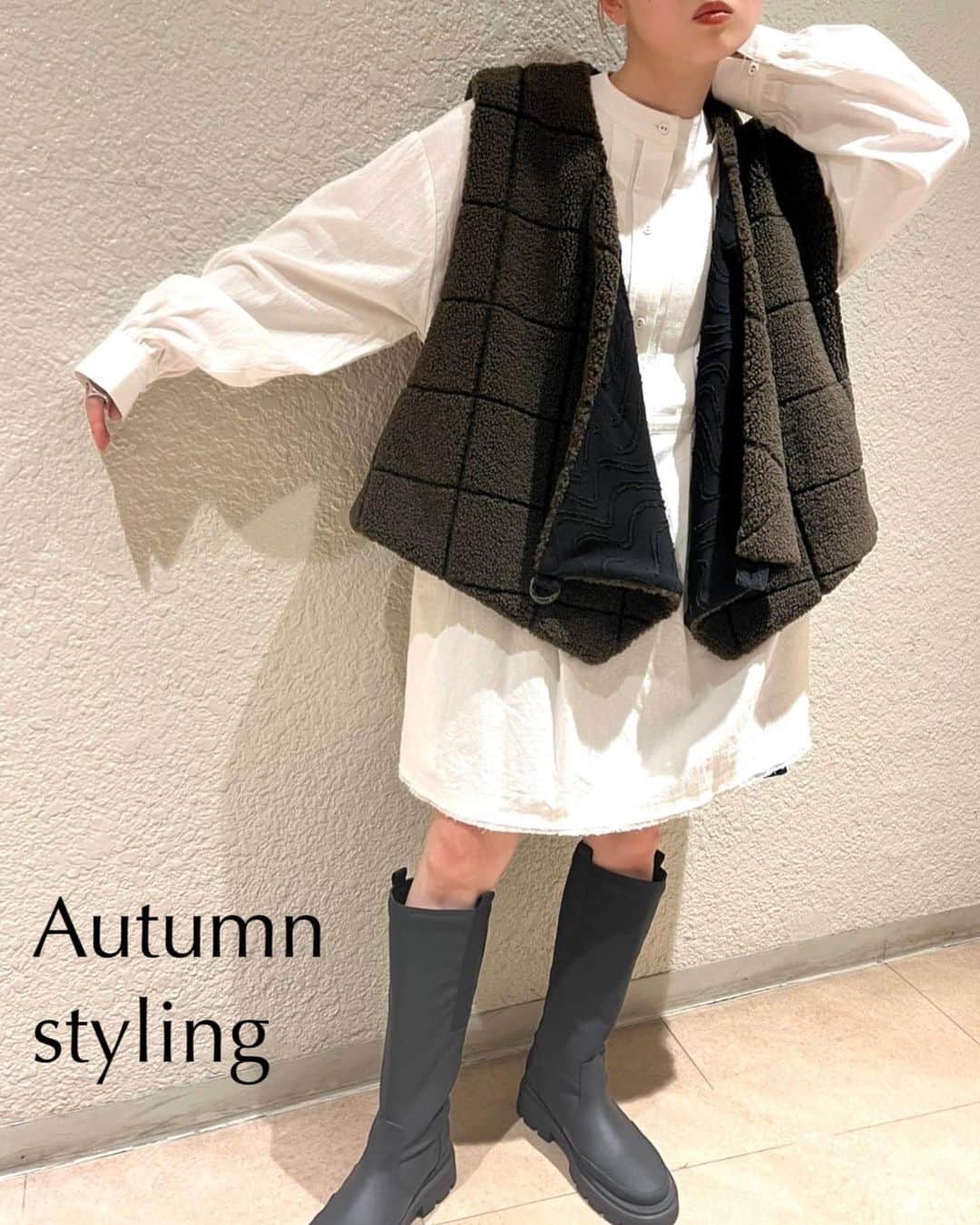 ケイビーエフさんのインスタグラム写真 - (ケイビーエフInstagram)「_Autumn styling👢🍂  【Lumine 10%OFF recommend item】  •style1  リバーシブルボアベスト ¥8,910(taxin)  •style2.3  アシメポケットオーバーロングコート　 ¥15,400(taxin) size 36.38  •style3  ヘムドロストシャツ ¥7,150(taxin)  •style4 limited price キーネックサロペット ¥7,500(taxin)   •style5  ダブルスリーブギャザーシャツ ¥7,700(taxin)  •style6  limited price シアーチェックBIGシャツ　¥5,500(taxin)  2WAYサスペンダーサロペット　¥6,500(taxin)」9月17日 12時34分 - kbfofficial