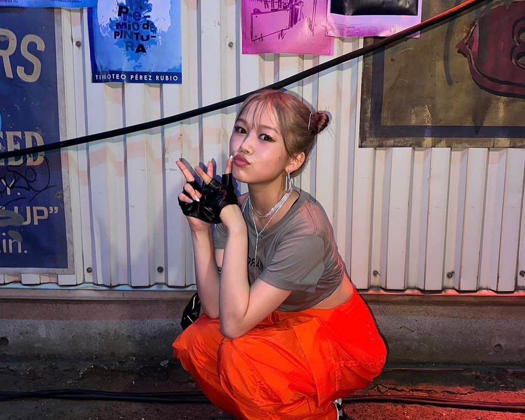 のインスタグラム：「「The Finest」MV off shot YUNA  皆さんにお届けするのが楽しみだったMV！！！ 撮影も最高に楽しかったな🌠  ガールズパワー満点😸❤️‍🔥  #iScream #アイサケ #YUNA #ガルサケ #TheFinest」