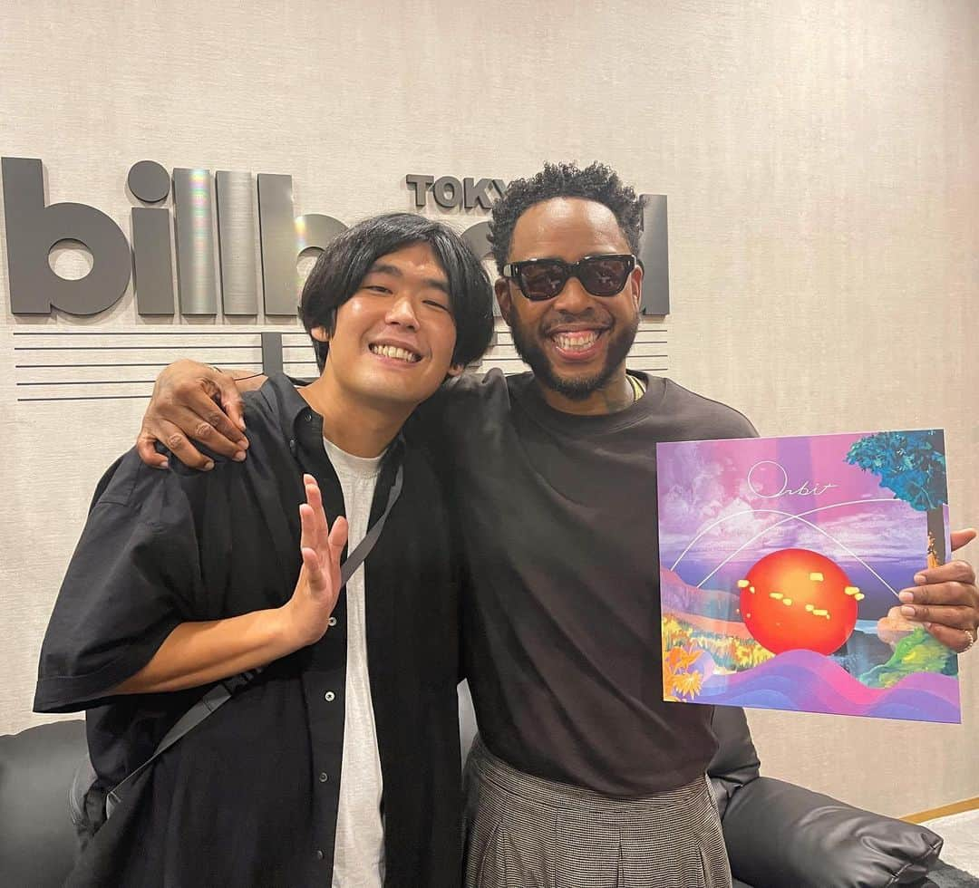 STUTSのインスタグラム：「w/ Terrace Martin The greatest jazz trio live I've seen ever.  先日はBillboard Live TokyoでTerrace Martinのライブを観に行きました。 素晴らしいライブでした。 終演後、Terraceさんと色々お話しすることができて最高な1日でした🎷」