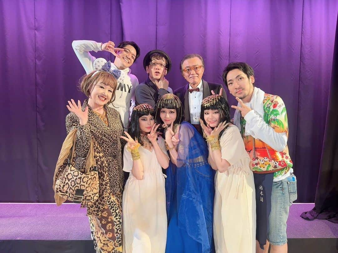 田辺奈菜美さんのインスタグラム写真 - (田辺奈菜美Instagram)「舞台『Short stories 君の瞳に乾杯！ 』 ご観劇ありがとうございました！ クレオパトラ役でキャスティングを頂いた時どうしようかと悩みました。 クレオパトラの映画を何度も観て沢山研究したけど、すごくすごく難しくて毎日頭を抱えてた笑 優しい共演者の方々にたくさん助けて頂き無事に終える事ができました。 本当にありがとうございました😭 素敵な時間でした。 またご一緒できるように頑張ります！  見てやってもいいぞ。もう一度。ワイーン🍷  クレオパトラ役　田辺奈菜美」9月17日 22時04分 - _nanami_1110