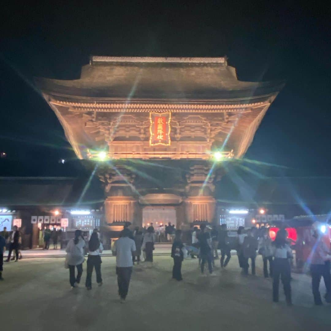 三浦真理子のインスタグラム：「. 『放生会』初めて行って来ました😊🎵 . お祭りの雰囲気っていいよね〜✨ . 12日に行ったんだけど、暑くて外でご飯を食べるのが少しキツかったよぉ🥹w . お化け屋敷は外から見たけど、けっこう面積広めでした😆🌟 . . #instagood #pleasefollowme #放生会 #福岡お祭り #fukuoka #swipe #いいねしてね #お化け屋敷 #大人でも楽しい #😊 #筥崎宮 #筥崎」