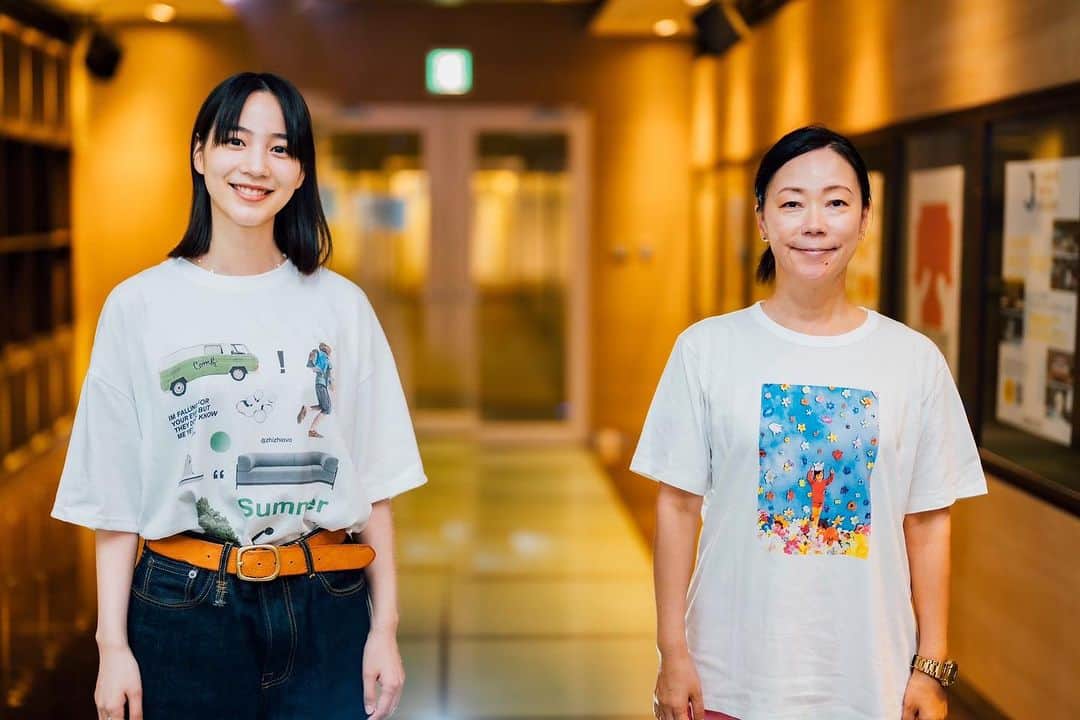 のん（能年玲奈）のインスタグラム：「今回は、大九明子監督を迎えてトークセッションしました。 大九監督の子供時代まで掘り下げて興味深いお話をたくさん聞けた🗼  なんと、ちびのんTシャツを着てくれました。嬉しいーー！ とても楽しかったので、みんな聴いてね聴いてね〜！  #jwave #era813 @iwera813 #本日23時から #radiko #SPINEAR」