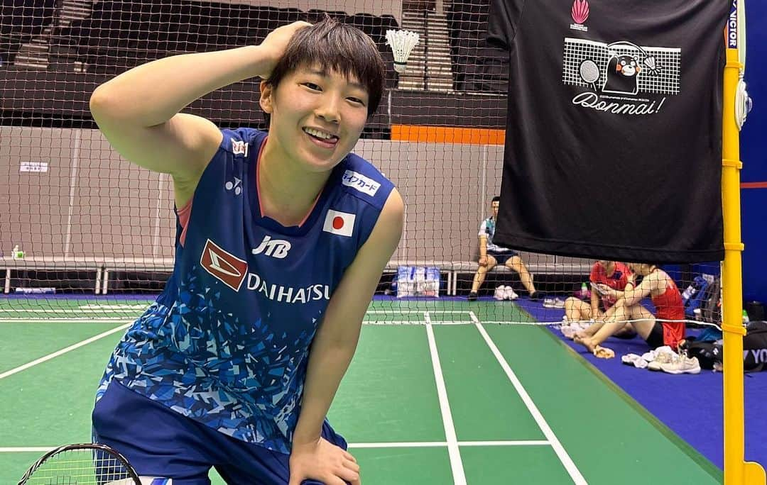 山口茜さんのインスタグラム写真 - (山口茜Instagram)「..  Hong Kong Open 2023🥇🏆  たくさんの応援、ありがとうございました。　  またひとつ思い出増えました。  くまモンTシャツシリーズも楽しんでもらえていたら、嬉しいです！  Thank you for your support 🇯🇵🇭🇰🌏  📸cr: @badmintonphoto_official」9月17日 22時24分 - akane.yamaguchi66