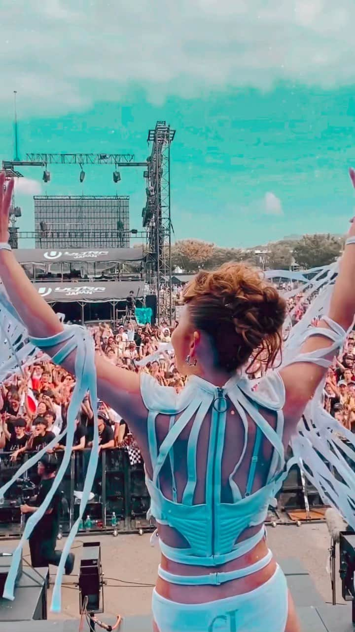 CYBERJAPAN Staffのインスタグラム：「ULTRA JAPAN DAY.1  楽しい週末は、あっという間に終わってしまった。 一年楽しみに待っていた @ultrajapan  最高の瞬間瞬間に、痺れました。 Thank you everyone!!!   #ultrajapan #cyberjapan #cyberjapandances #tokyo #japan #edm #festival #music #サイバージャパン #gogodance #gogodancer」