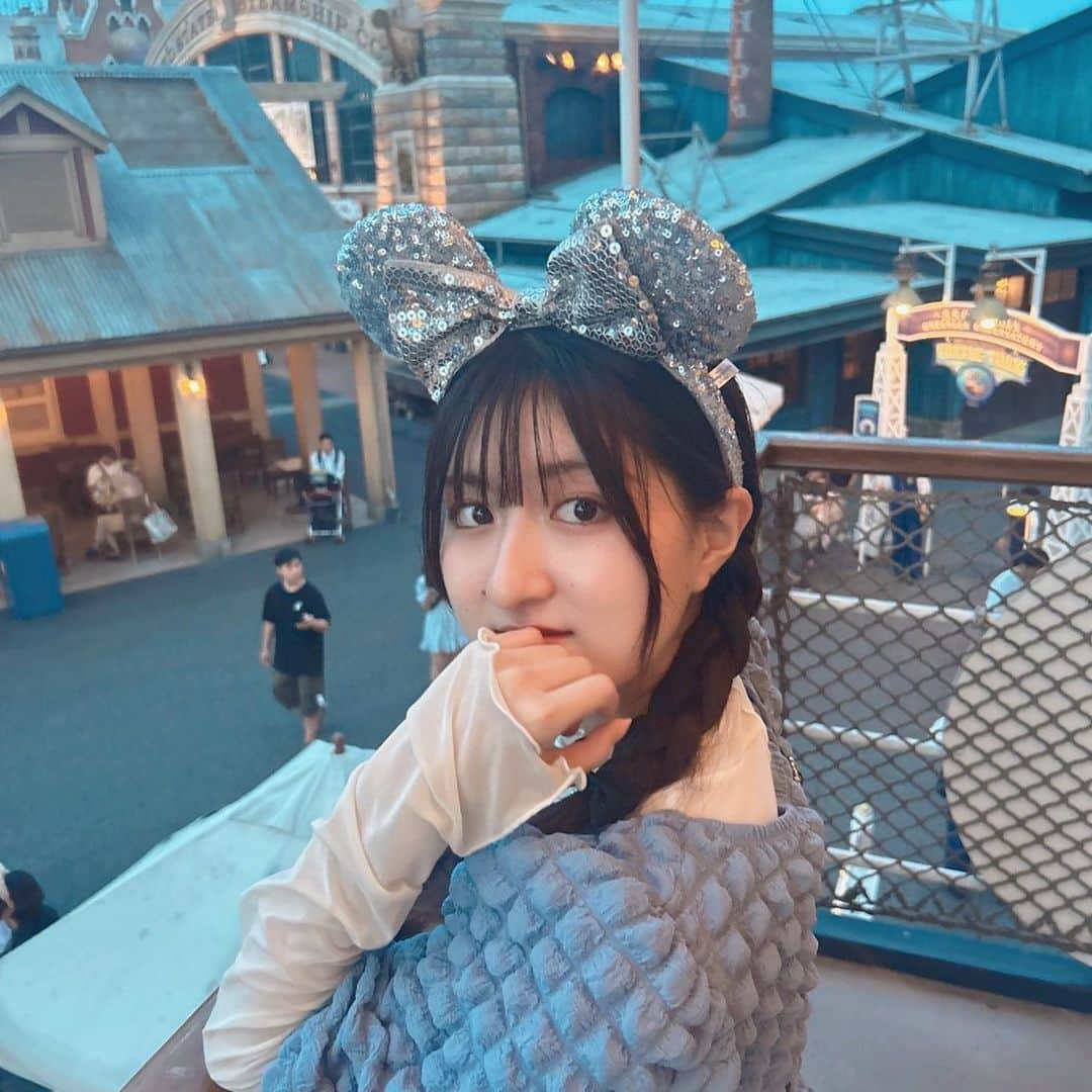 小林星蘭のインスタグラム：「3連休2日目！ みんなは何して過ごしてますか〜  #disneysea」