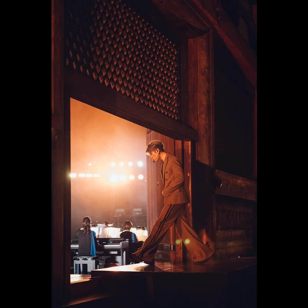 MIYAVI（石原貴雅）さんのインスタグラム写真 - (MIYAVI（石原貴雅）Instagram)「. 9.9 東寺音舞台にMIYAVIが出演させて頂きました。  1989年に始まった音舞台の長い歴史の中で初となるロックアーティストとして 今年、真言宗立教開宗1200年の節目となる東寺という場所で 平和への祈りをパフォーマンス致しました。  初めての試みには多くの困難がつきものですが 関係各所のみなさまのご尽力のおかげで本番を迎えることができました。 本当にありがとうございました。  パフォーマンスの様子は 11/12(日)にて全国ネットで放送となりますので ぜひご覧ください🙏🏻  ＿＿＿＿＿＿＿＿＿＿＿＿  📺放送日 2023年11月12日（日） 深夜0時30分～1時24分 放送予定 （MBS・TBS系全国ネット）  @otobutai  @toji_official   Artists: Kohei Ueno（Saxophonist) @koheiueno_sax  Hiroaki Fueda（Tenor）@tenorfueda Nataliya Gudziy (Vocalist, Bandura player) @nataliya_gudziy  Yuka Oishi（Ballet Dancer）@yukao_ishi Tomomi Nishimoto（Artistic Director, Conductor） Miyavi(Guitarist) @miyavi_ishihara   Photo: Discovery go @discoverygo_inc  Kazuya Sudo @sudokazuya  #東寺音舞台 #otobutai #東寺  #miyavi」9月17日 22時56分 - miyavi_staff