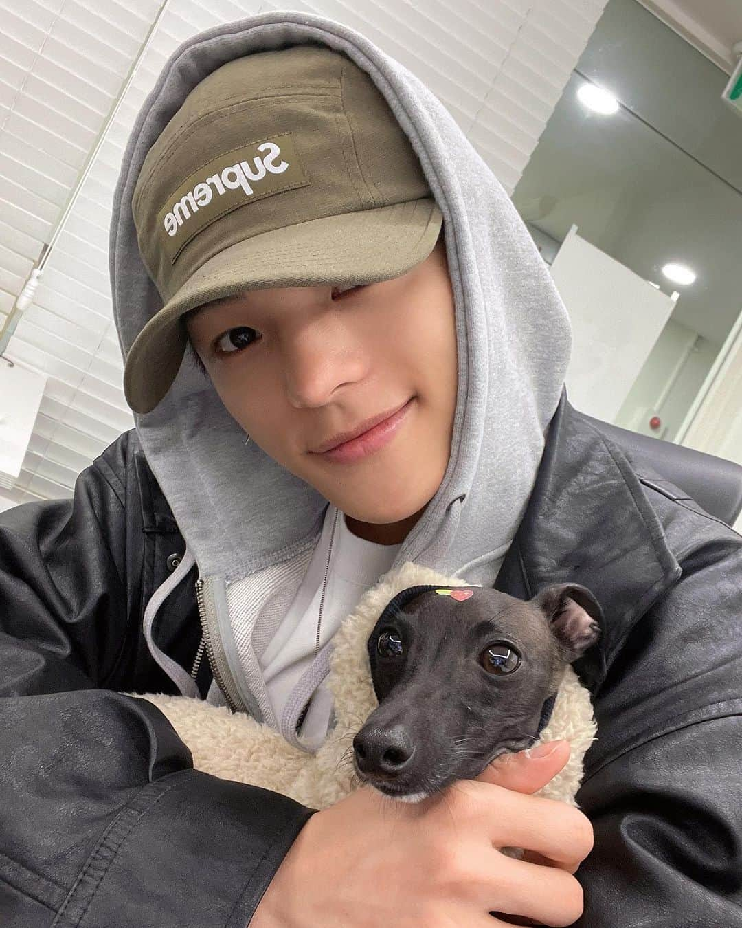 キム・ウジンのインスタグラム：「[#우진] 내 동생 루나🐶」