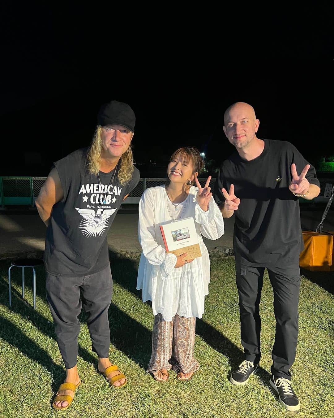 Miyuuのインスタグラム：「愛媛でとっても久しぶりのライブでした！ 空が広くてとっても気持ち良い野外ライブでした。  リハの時の暑さが嘘だったと思うくらい夜は涼しくて、風が心地よくてあっという間の時間でした。  みんな飲み物片手に、自由に楽しんでいて、海外のナイトフェスに来たみたいな気持ちに！  トリを飾ったMonkey Majikのお二人と📷　@monkeymajik_official  身体が勝手に揺れて、背景には松山城が見えて、アコースティックギターと声が重なって...贅沢すぎる時間でした。 以前野外ライブでご一緒したこと覚えてくださってて、でもあれどこだっけ？ってみんなで話してたけど結局どこだったか分からないまま😂どこだったんだろう...😂  なんせ久しぶりの松山は会いたい人たちにも合えて、幸せな夜でした！」