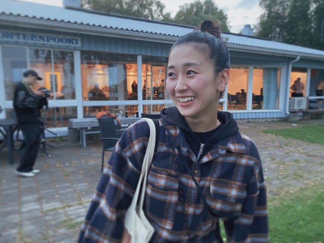 名倉七海のインスタグラム：「_ サウナ入って川に飛び込んでを3セット in 🇫🇮  深めの川だったので飛び込むの怖かったけれど、 いざトライしてみたら最高に気持ちよくって 終わりにするタイミングを見失いました(笑) 本場のサウナ最高🧖‍♀️🌿✨  #サウナ #sauna #finland #oulu #agwc2023 #sevenseasagwc」