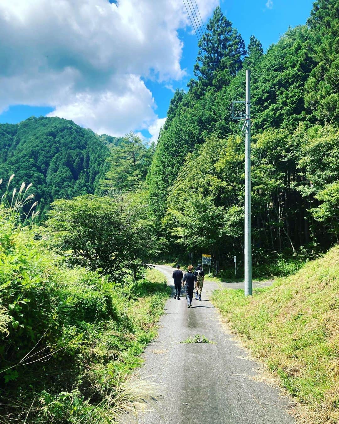 山田義孝さんのインスタグラム写真 - (山田義孝Instagram)「🌾🌾🌾 やってみたい事が今も山ほどある。 出逢いと縁で沢山の夢が叶っていく。 今年もとても良い夏になりました。 仲間達に感謝🥲 #豊根村」9月17日 23時31分 - yamadayositaka
