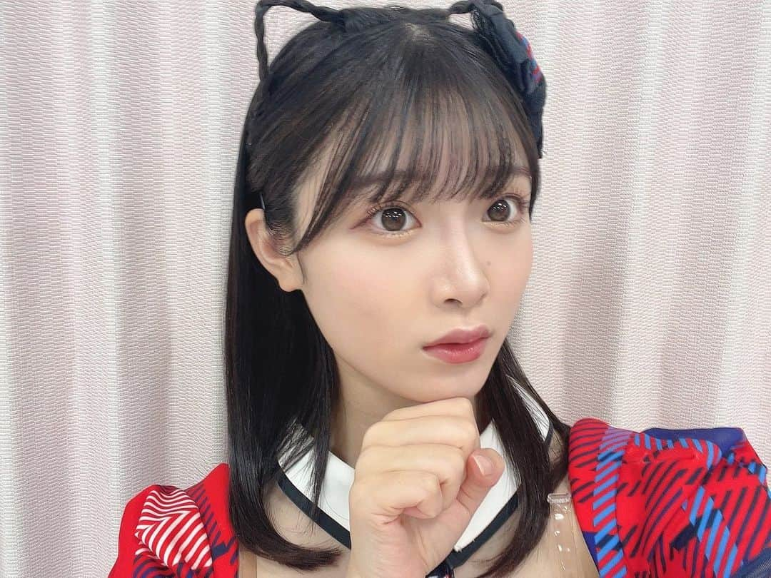 小越春花のインスタグラム：「猫はえた🐱 メイクさんいつもすごいです 明日も2公演です！ おやすみなさいーー  #NGT48#小越春花#ねこみみ#ヘアアレンジ」