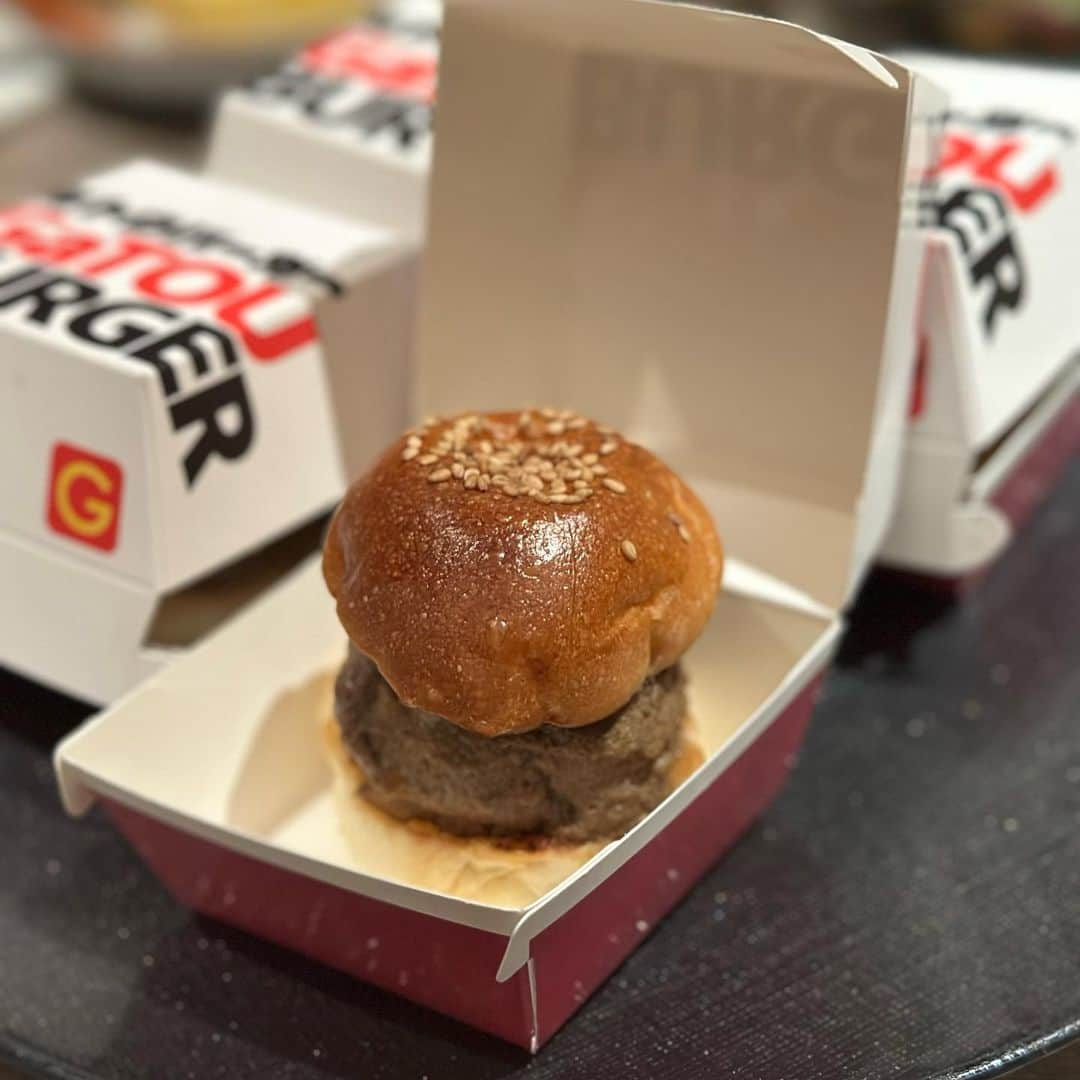 吉川ちかさんのインスタグラム写真 - (吉川ちかInstagram)「昨日はにくがとうで 松茸フルコースを食べたよ🤣🩷 やっぱり、にくがとうは 毎回美味しくてびっくりする！！  お肉のこだわりも凄いし 松茸の組み合わせは 神ってました👏💕  コスパも良いし毎回 素晴らしいお肉を 出してくれるので にくがとう六本木ヒルズ店は 推しです🤣🩷  #にくがとう#にくがとう六本木ヒルズ店#赤身焼肉専門店#六本木ヒルズディナー#六本木グルメ#焼肉好きな人と繋がりたい」9月17日 14時55分 - yoshikawachika_1116