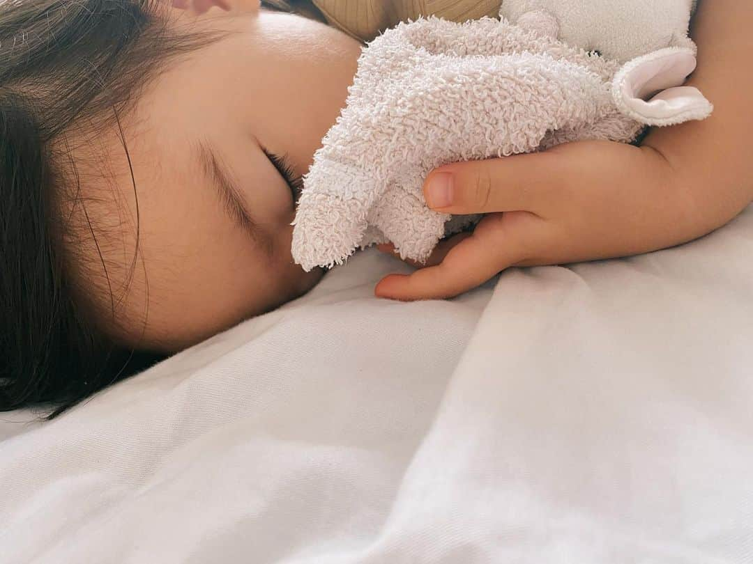 井村亜里香さんのインスタグラム写真 - (井村亜里香Instagram)「寝顔👼♡だいすき♡  #2yearsold#2歳#2歳女の子」9月17日 14時48分 - arika_imura