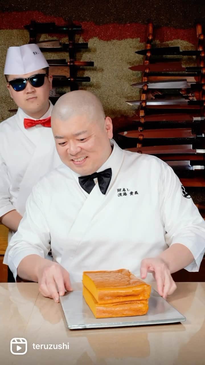  WATANABETAKAYOSHIのインスタグラム：「Egg DOZO  #tasty#dozo#sushibae#teruzushi#chef#egg#chef #chefstagram #knife #teruknives」