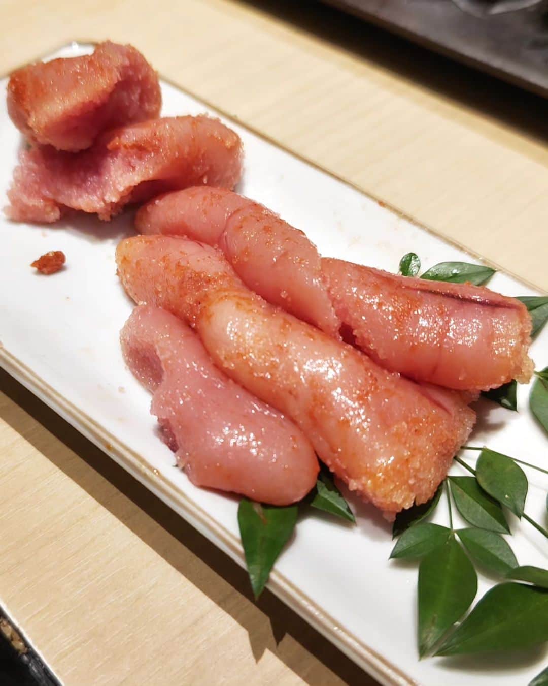 和田益典さんのインスタグラム写真 - (和田益典Instagram)「◆昨夜の打合せ御飯  昨年末以来の「もつ鍋おおやま」  前回はリンクス店やったけど今回はルクアで。(隣やん)  鍋は味噌と醤油と水炊き風の中から前回同様に味噌をチョイス。  馬刺し旨し、すもつ激旨 (←これアテに延々と呑めるやつ)、そして共喰いも忘れずに！  飲み放題のタイムを終えても打合せは続き、結局酒を単品で頼みながら閉店まで居たのだが、更に打合せが必要だったので外で終電まで話し合ってましたわ。  俺は環状の終電に久々に乗って弁天町で降りたんやけど、万博に向けた工事に伴ってロータリーが閉鎖されてましたわ。  ちょっと来んうちに様変り。 . . . #モツ鍋 #もつ鍋 #味噌モツ鍋 #味噌もつ鍋 #みそもつ鍋 #鍋 #おおやま #もつ鍋おおやま #鍋屋 #もつ #キタ #ルクア #馬刺し #明太子 #大阪キタ #酢もつ #ニラ #博多名物 #牛もつ #飯テロ #鍋テロ #馬肉 #鍋スタグラム #gourmet #dinner #foodstagram #food #beer #osaka #japan .」9月17日 15時05分 - masunori_wada