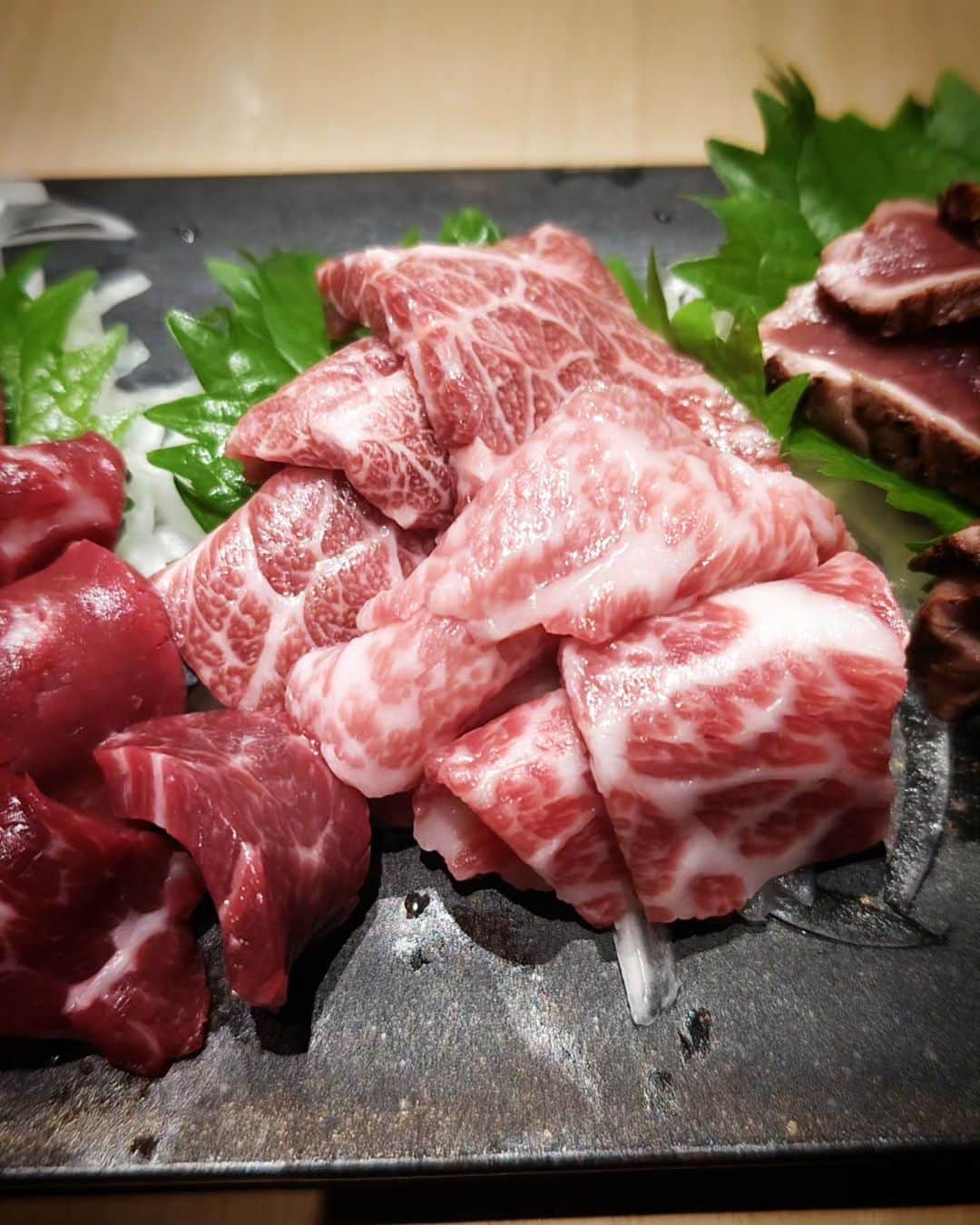 和田益典さんのインスタグラム写真 - (和田益典Instagram)「◆昨夜の打合せ御飯  昨年末以来の「もつ鍋おおやま」  前回はリンクス店やったけど今回はルクアで。(隣やん)  鍋は味噌と醤油と水炊き風の中から前回同様に味噌をチョイス。  馬刺し旨し、すもつ激旨 (←これアテに延々と呑めるやつ)、そして共喰いも忘れずに！  飲み放題のタイムを終えても打合せは続き、結局酒を単品で頼みながら閉店まで居たのだが、更に打合せが必要だったので外で終電まで話し合ってましたわ。  俺は環状の終電に久々に乗って弁天町で降りたんやけど、万博に向けた工事に伴ってロータリーが閉鎖されてましたわ。  ちょっと来んうちに様変り。 . . . #モツ鍋 #もつ鍋 #味噌モツ鍋 #味噌もつ鍋 #みそもつ鍋 #鍋 #おおやま #もつ鍋おおやま #鍋屋 #もつ #キタ #ルクア #馬刺し #明太子 #大阪キタ #酢もつ #ニラ #博多名物 #牛もつ #飯テロ #鍋テロ #馬肉 #鍋スタグラム #gourmet #dinner #foodstagram #food #beer #osaka #japan .」9月17日 15時05分 - masunori_wada
