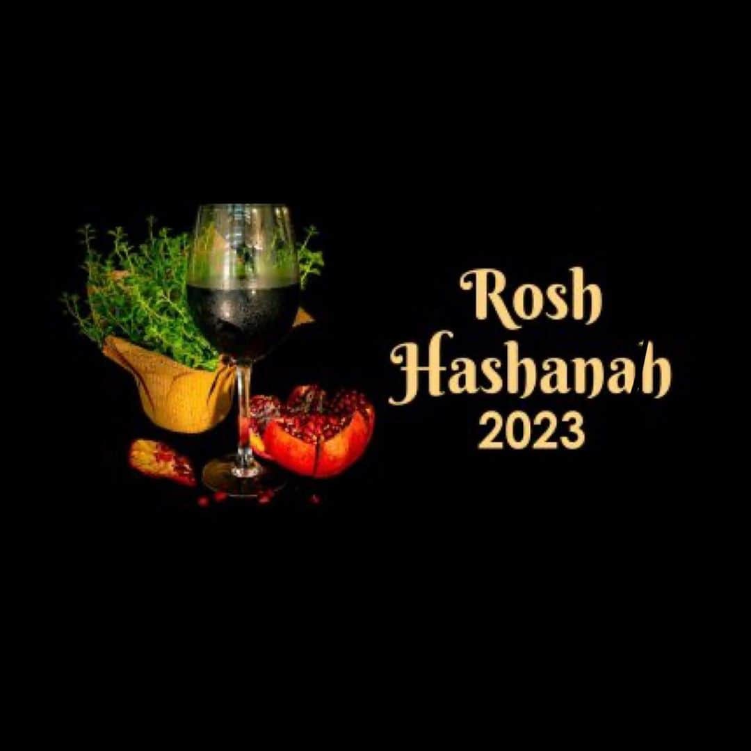 のインスタグラム：「Have a good, sweet year everyone! ✡️  #ShanaTovah」
