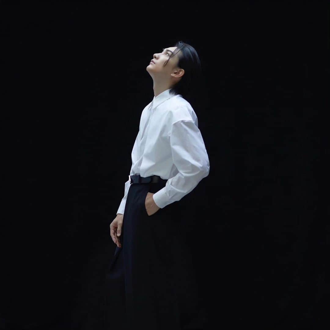 町田啓太のインスタグラム：「@exile_magazine   photography_ @kumazawa_toru styling_ @stylist.eiji  hair&make_ #KOHEY text_ 若松正子  @alexandermcqueen」