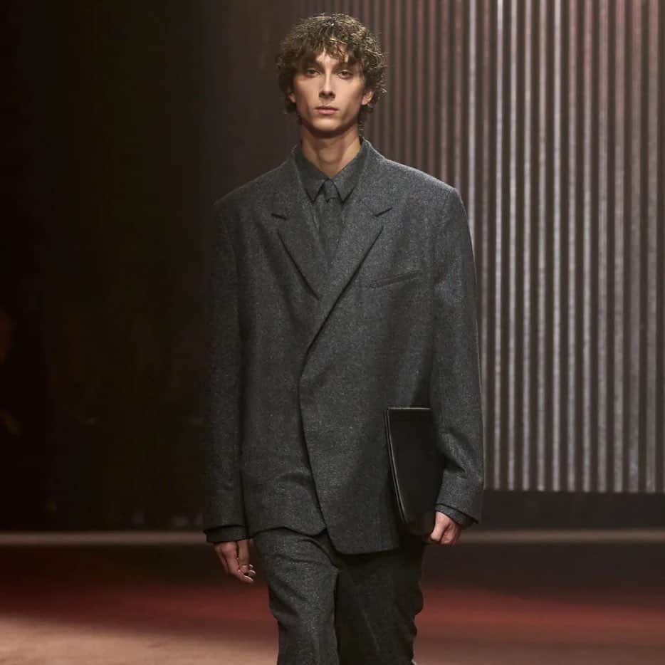 ルー ダルトンのインスタグラム：「@cosstores  #menswear  #nyfw」