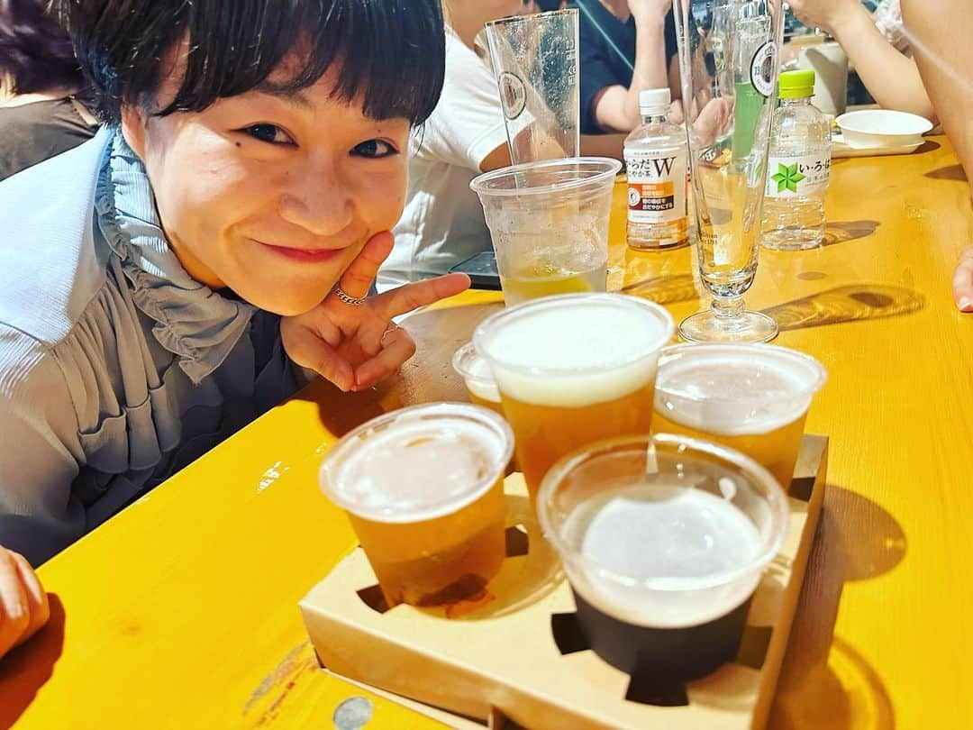 大隅智子さんのインスタグラム写真 - (大隅智子Instagram)「「広島オクトーバーフェスト」に一緒に働いてる萌ちゃんや貴絵ちゃんと行ってきました。 司会の栗栖さんに再会できました！ 変わらず明るくて可愛い！ 今まで行った中で一番飲みました！ はじめは暑かったけど、夜遅くなると気持ちいい風が吹いてきました。 外は気持ちいいです。」9月17日 16時30分 - tomokotenki