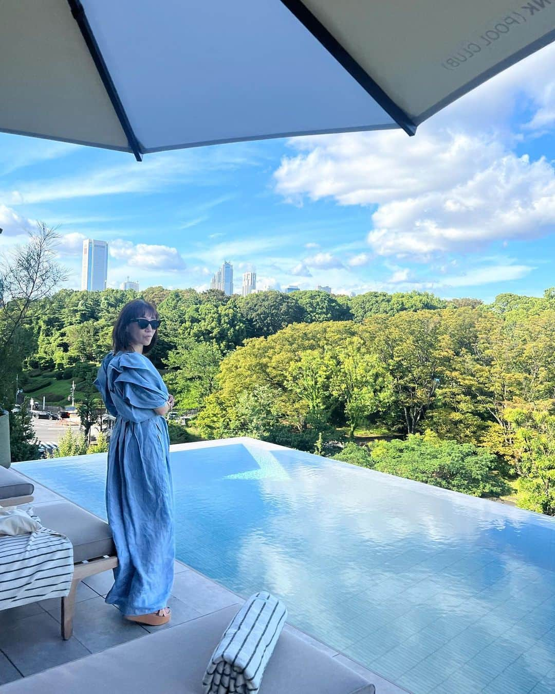 佐々木敬子さんのインスタグラム写真 - (佐々木敬子Instagram)「9月1日にopenした @trunkhotel_yoyogipark   代々木公園一望のPOO L  東京のど真ん中とは思えない気持ち良さ✨ こんな気持ちいいホテルは今まで東京になかったな！ 次は泊まりたい🤍🤍🤍  #trunkhotelyoyogipark」9月17日 16時40分 - keikosasaki_mylan