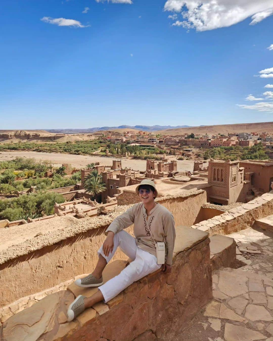 アイス・サランユーさんのインスタグラム写真 - (アイス・サランユーInstagram)「Lost in AIT BENHADDOU,Morocco ฉากในภาพยนตร์ หลายๆเรื่อง ที่ไม่ใช่ฉากสร้างแต่มีอยู่จริง เป็น 1000 ปี แฟน GLADIATOR น่าจะคุ้น กับฉากนี้เป็นอย่างดี  #aitbenhaddou #morocco  #icesarunyu #icesarunyuaroundtheworld #icesarunyuinmorocco」9月17日 16時43分 - icesarunyu